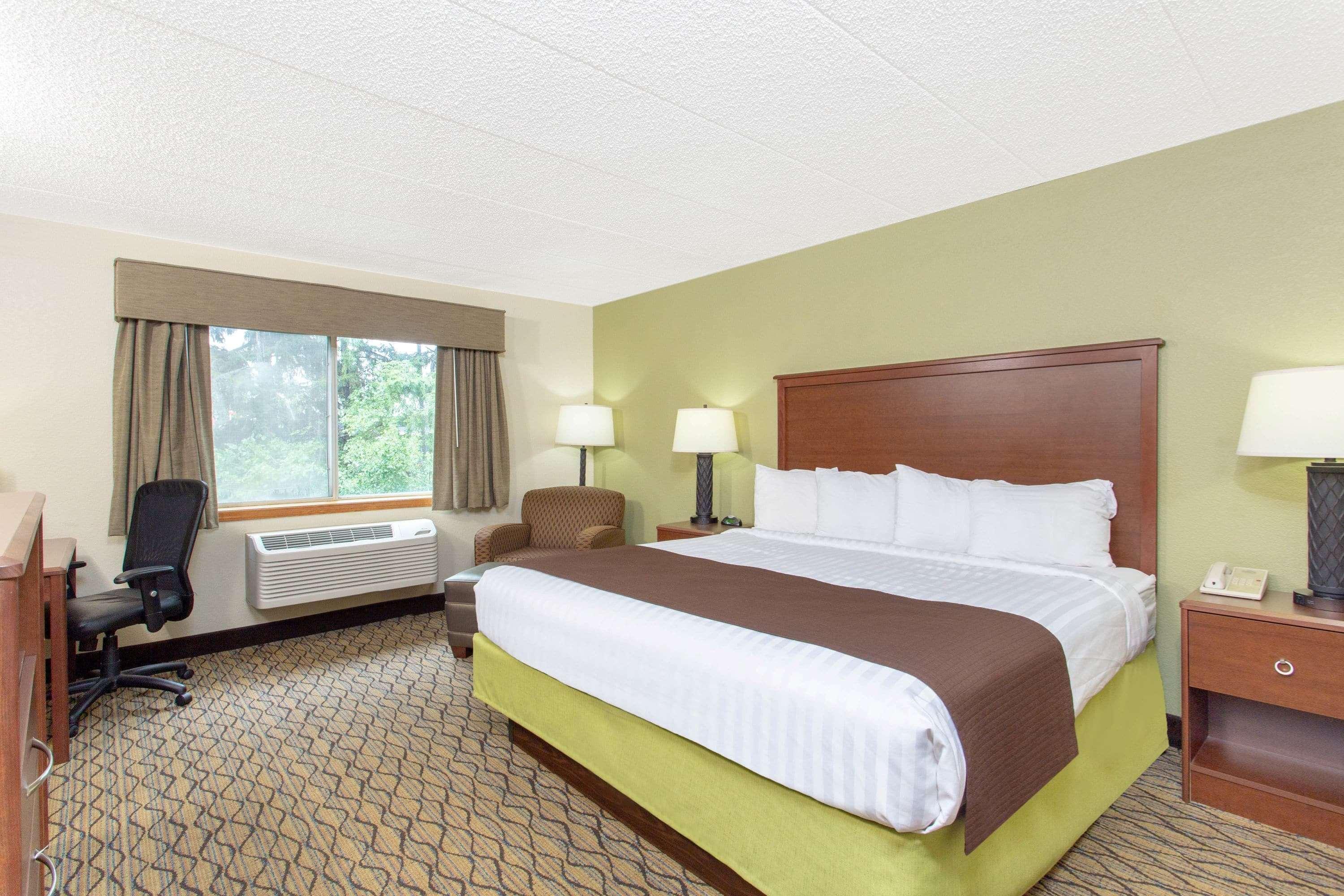Americinn By Wyndham Sheboygan Exterior photo