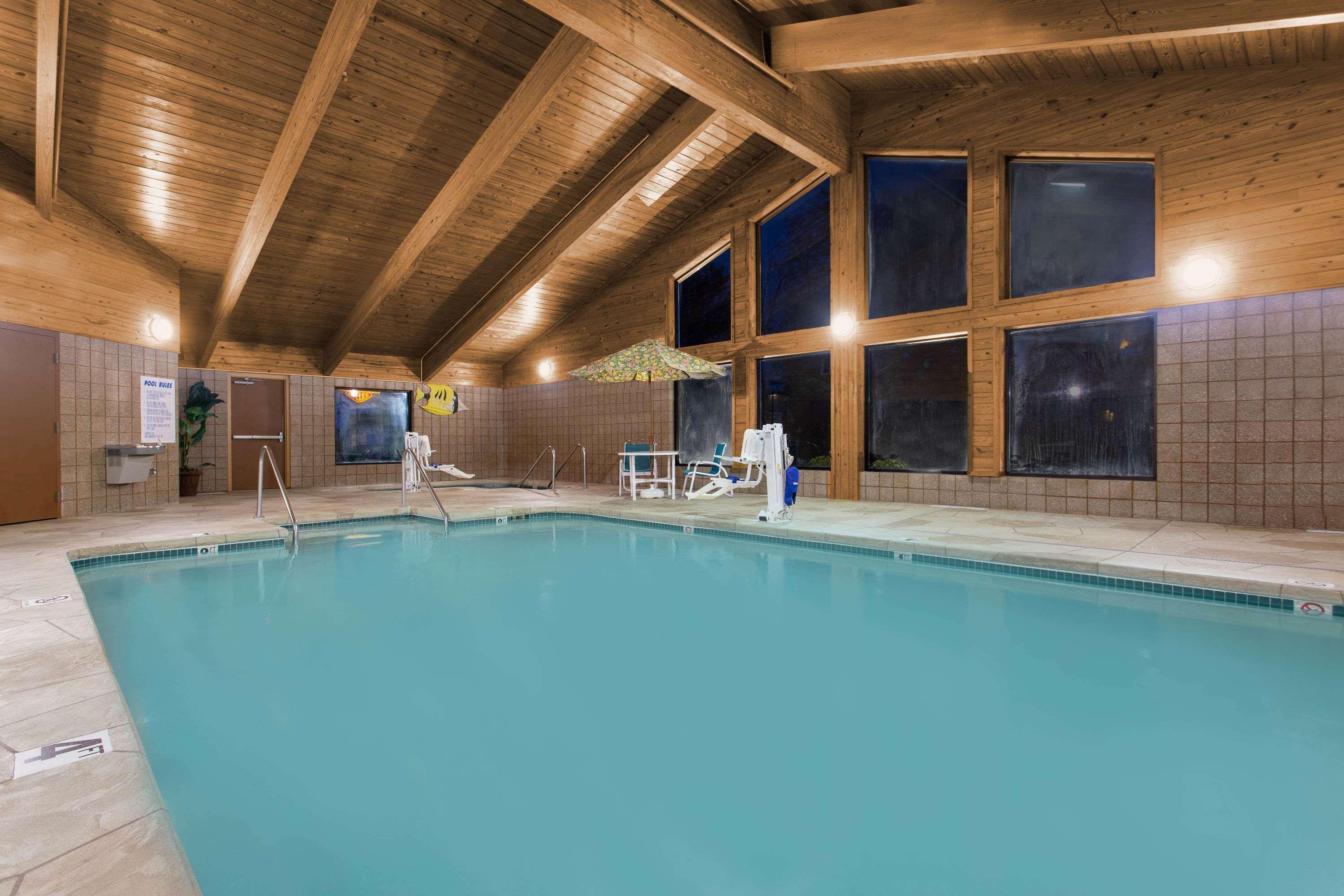 Americinn By Wyndham Sheboygan Exterior photo