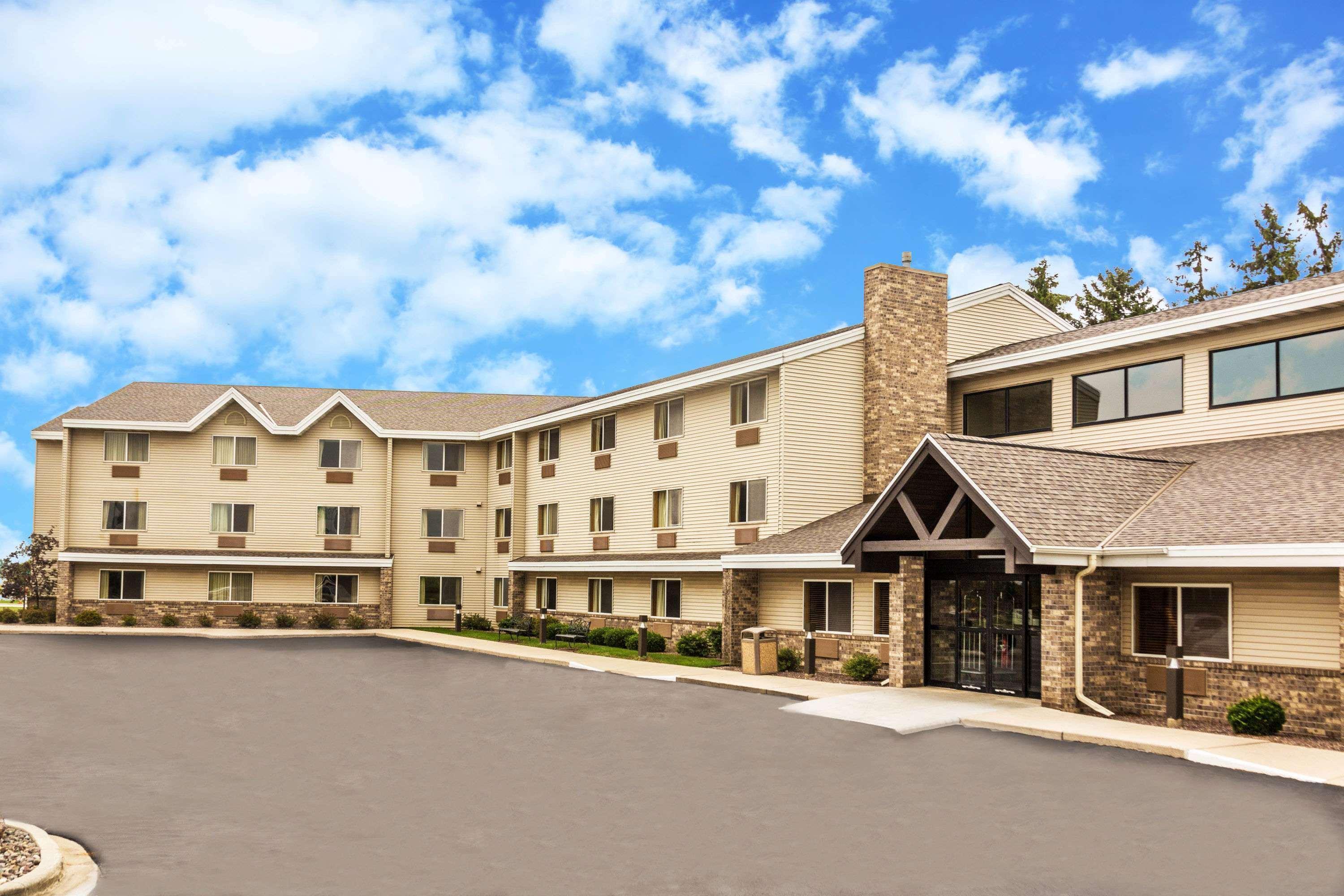 Americinn By Wyndham Sheboygan Exterior photo