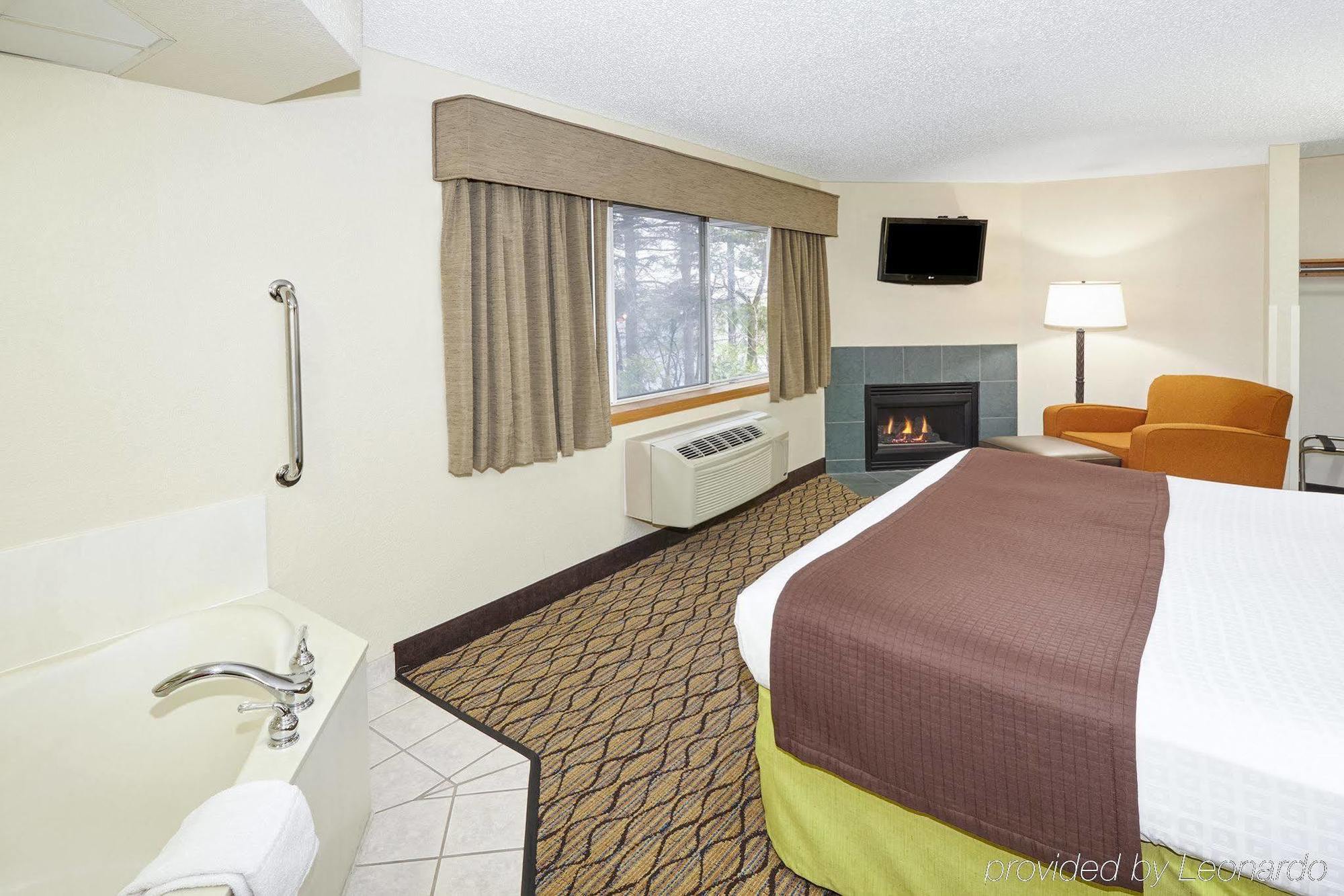 Americinn By Wyndham Sheboygan Exterior photo