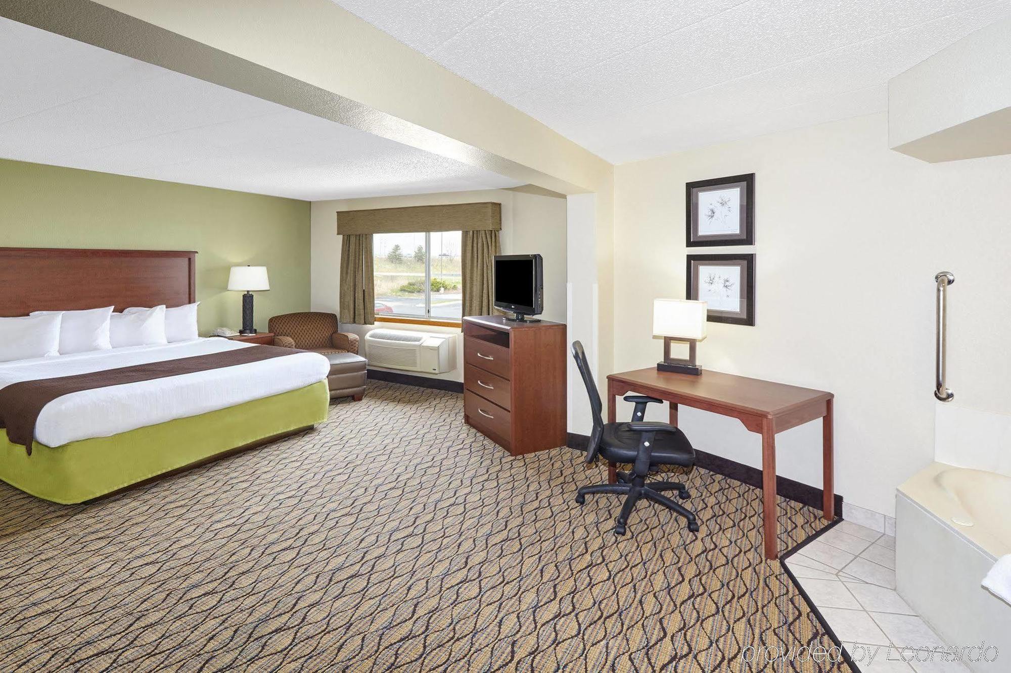 Americinn By Wyndham Sheboygan Exterior photo